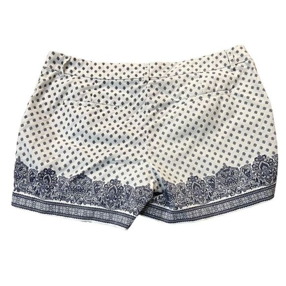 ARTISAN NY White Pattered Shorts Size 10 - Picture 2 of 4
